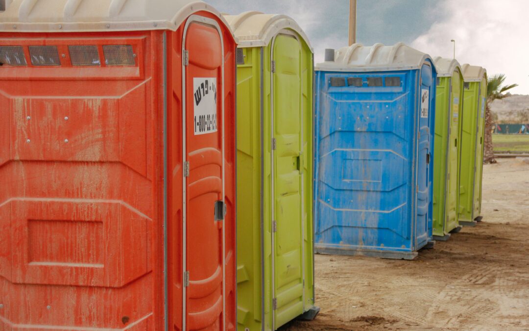 How to Comfortably Poop Outside with a Portable Toilet